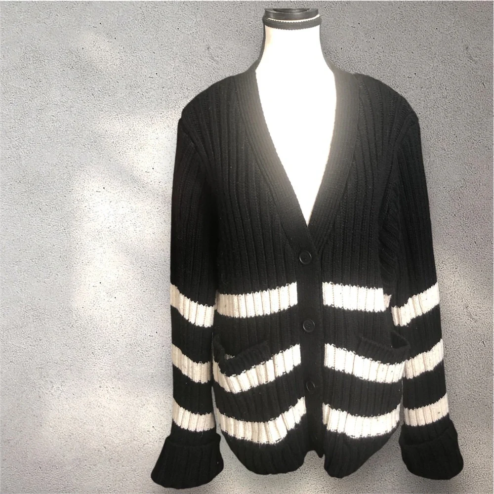 ▪️Zara v neck striped cardigan▪️ - Picture 2 of 9